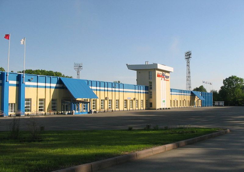 Стадион лето фасад
